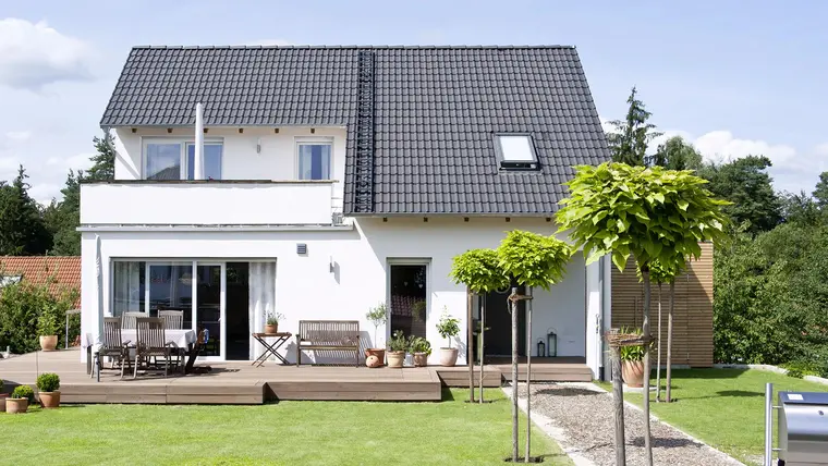 Einfamilienhaus mit gepflegtem Garten